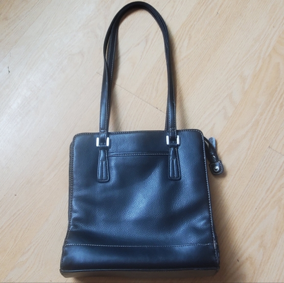 Liz Claiborne Bags Liz Claiborne Black Womans Shoulder Bag Poshmark